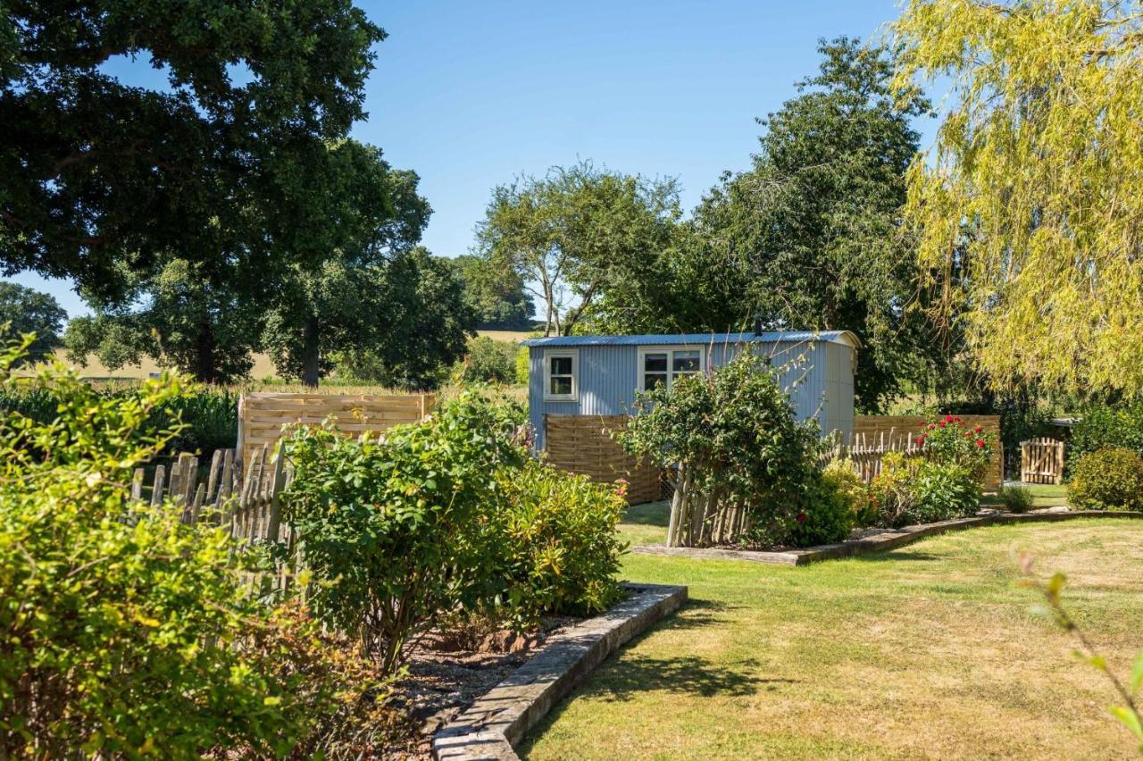 The Hideaway Hut - 1 Bed Shepherds Hut - Hereford Dış mekan fotoğraf
