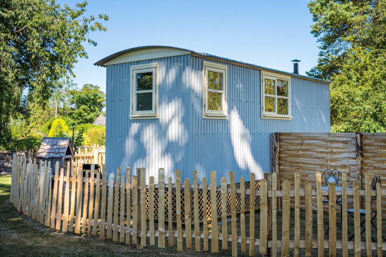 The Hideaway Hut - 1 Bed Shepherds Hut - Hereford Dış mekan fotoğraf